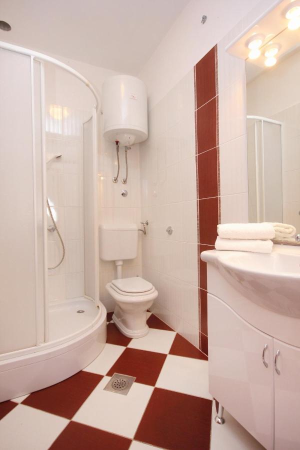 Apartments With A Parking Space Pag - 9388 Паг Екстериор снимка