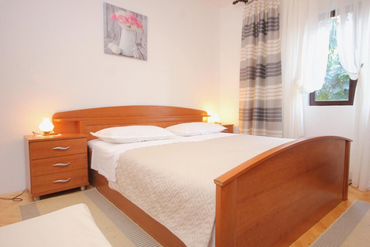 Apartments With A Parking Space Pag - 9388 Паг Екстериор снимка