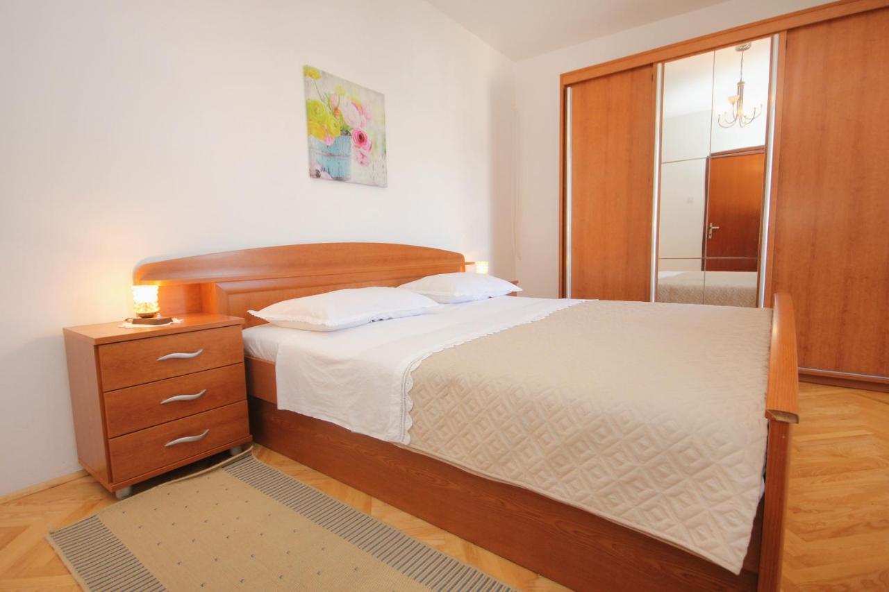 Apartments With A Parking Space Pag - 9388 Паг Екстериор снимка